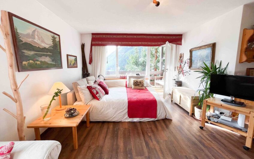 Geräumige 3.5 Zimmer im Haus Längfluh in der sonnigen Wildi.