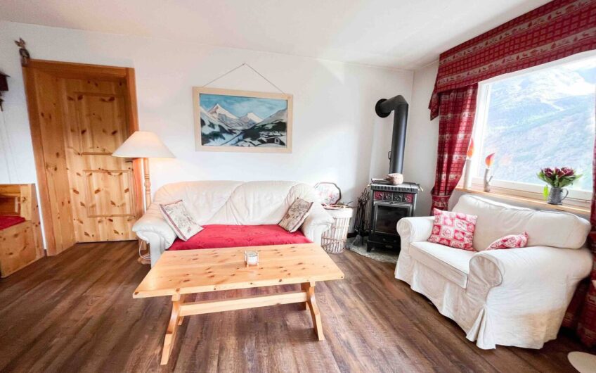 Geräumige 3.5 Zimmer im Haus Längfluh in der sonnigen Wildi.