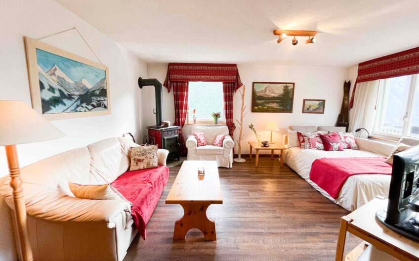 Geräumige 3.5 Zimmer im Haus Längfluh in der sonnigen Wildi.