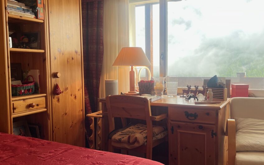 Geräumige 3.5 Zimmer im Haus Längfluh in der sonnigen Wildi.