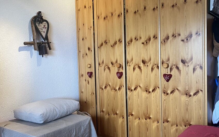 Geräumige 3.5 Zimmer im Haus Längfluh in der sonnigen Wildi.