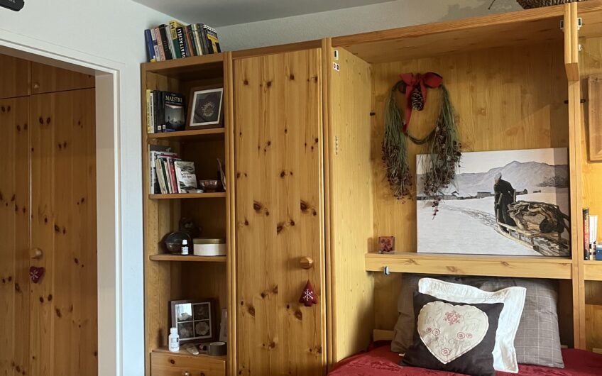 Geräumige 3.5 Zimmer im Haus Längfluh in der sonnigen Wildi.