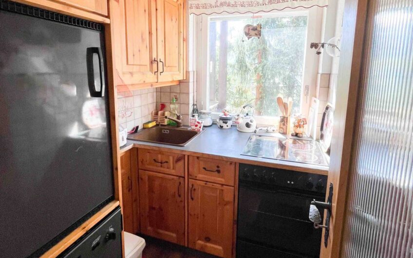 Geräumige 3.5 Zimmer im Haus Längfluh in der sonnigen Wildi.