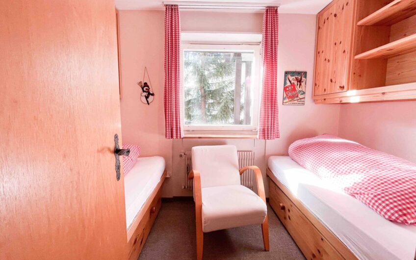 Geräumige 3.5 Zimmer im Haus Längfluh in der sonnigen Wildi.