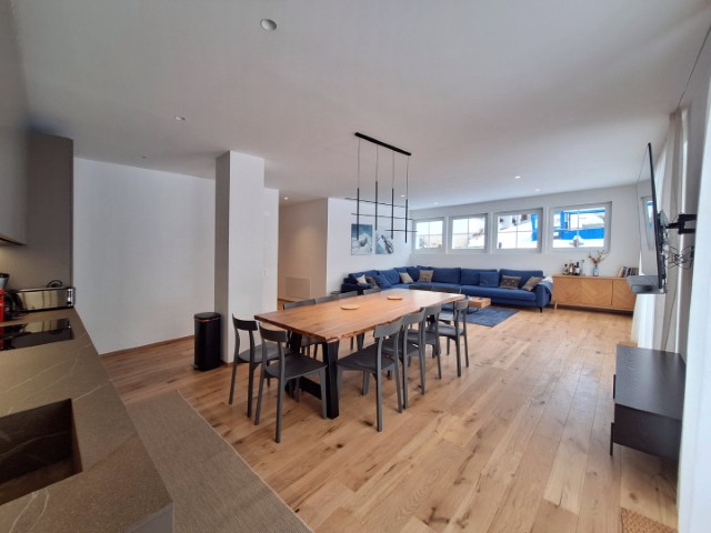 Silberdistel in der sonnigen Wildi Grossus Moos.