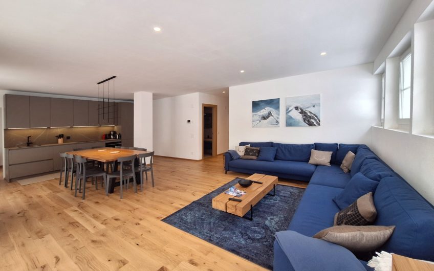 Silberdistel in der sonnigen Wildi Grossus Moos.