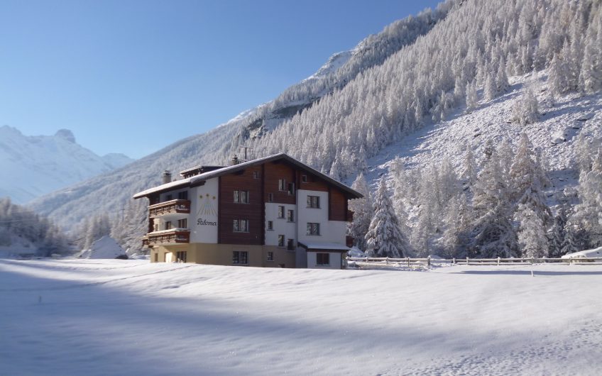 Paloma 4.5 Zimmergartenwohnung. Sehr ruhige Lage und freie Sicht. Parkplatz vorhanden. Reserviert.