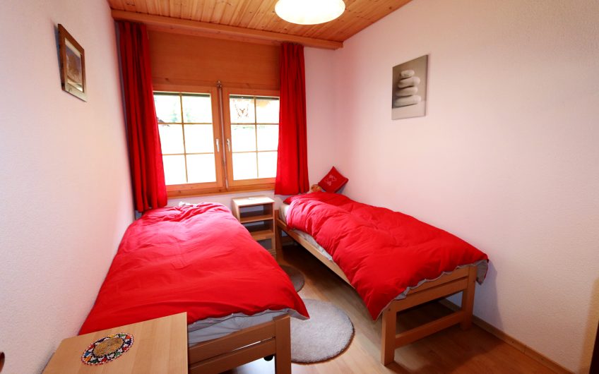 Paloma 4.5 Zimmergartenwohnung. Sehr ruhige Lage und freie Sicht. Parkplatz vorhanden. Reserviert.