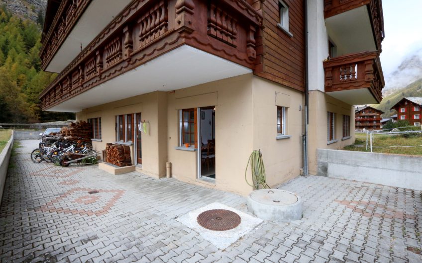 Paloma 4.5 Zimmergartenwohnung. Sehr ruhige Lage und freie Sicht. Parkplatz vorhanden. Reserviert.