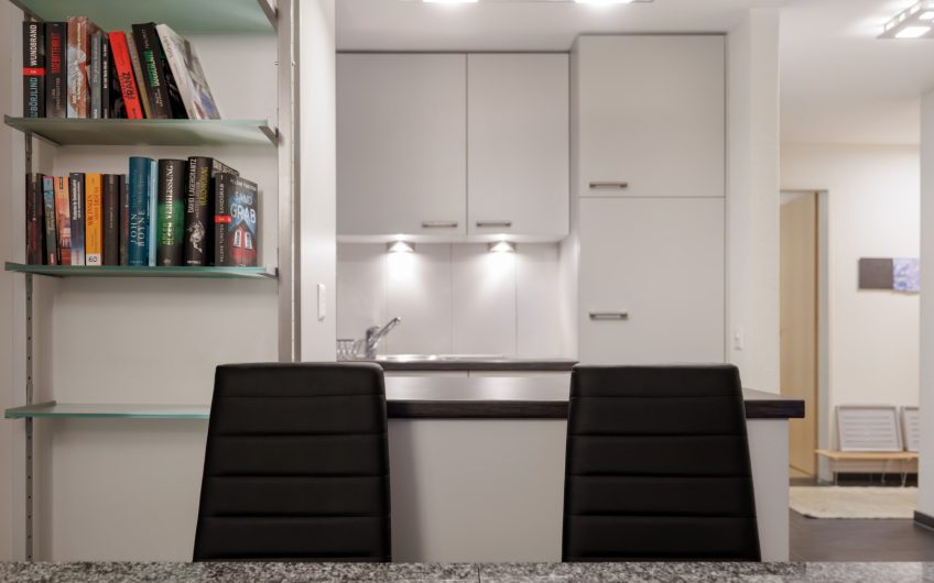 Everest renovierte 3.5 Zimmerwohnung mit Süd-und Westbalkon. Reserviert.