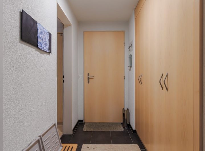 Everest renovierte 3.5 Zimmerwohnung mit Süd-und Westbalkon. Reserviert.