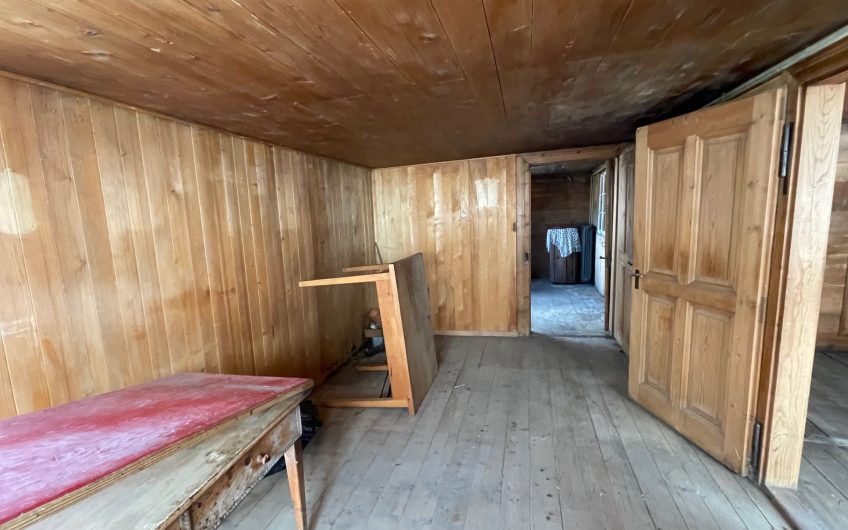 Geräumige 2.5 Zimmerwohnungen in  Walliserhaus, aus dem Jahr 1903 im alten Saas-Grund.