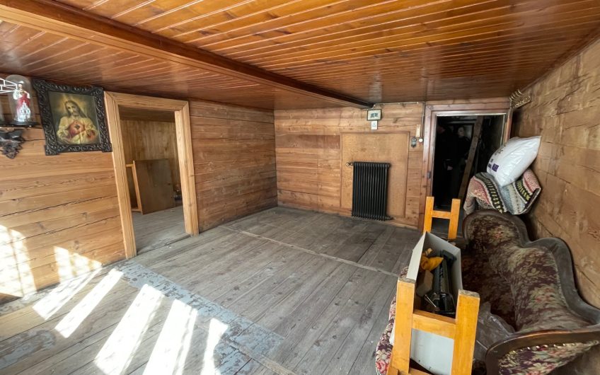 Geräumige 2.5 Zimmerwohnungen in  Walliserhaus, aus dem Jahr 1903 im alten Saas-Grund.