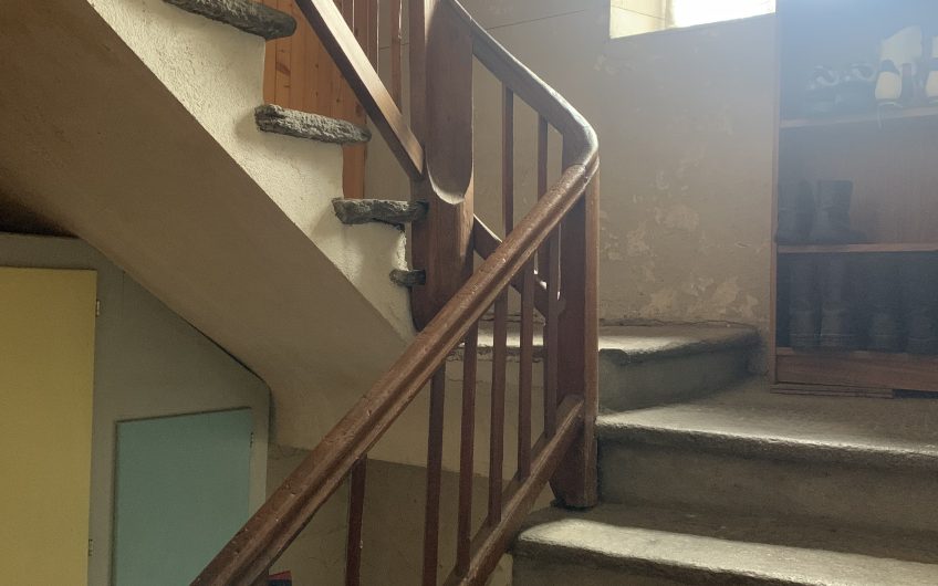 2.5 Zimmerwohnung im alten Café du DOME in Saas-Grund VS.