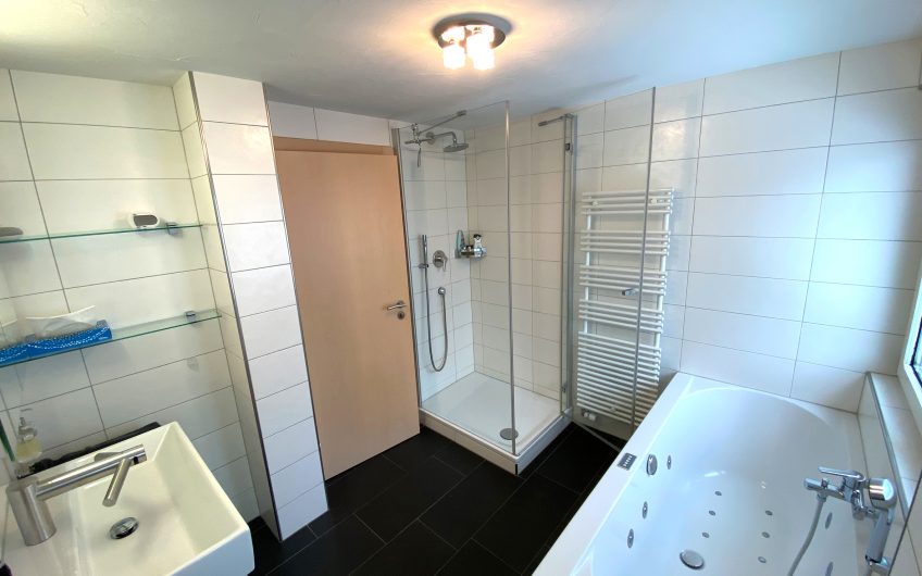 Schönegg sehr komfortable 4.5 Zimmerwohnung