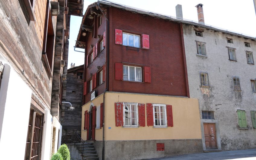 Studio Dachwohnung im alten Café du DOME in Saas-Grund.