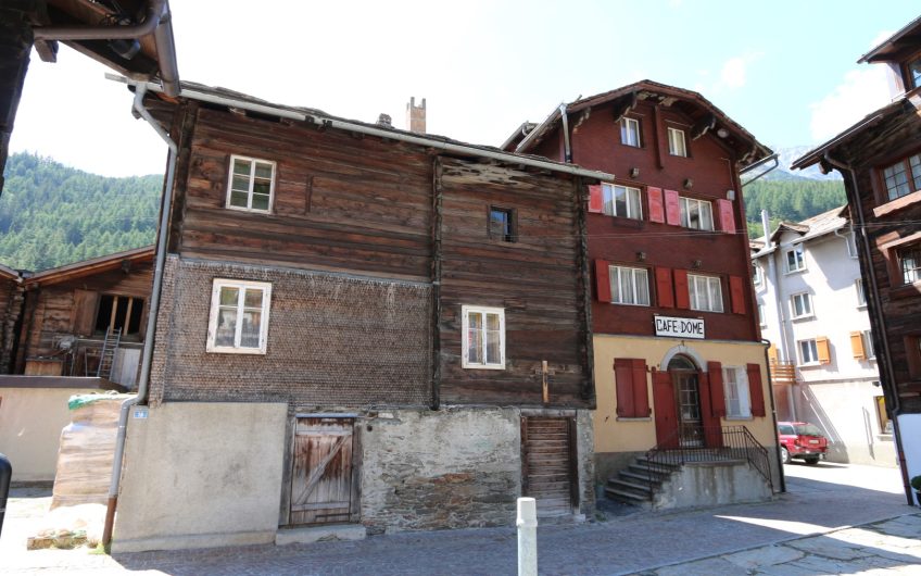 Studio Dachwohnung im alten Café du DOME in Saas-Grund.