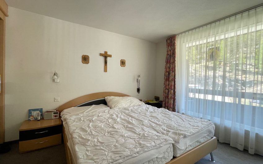 Lage – Lage – Lage! Sehr geräumige 3.5 Zimmerwohnung beim Alpin Express. Reserviert.