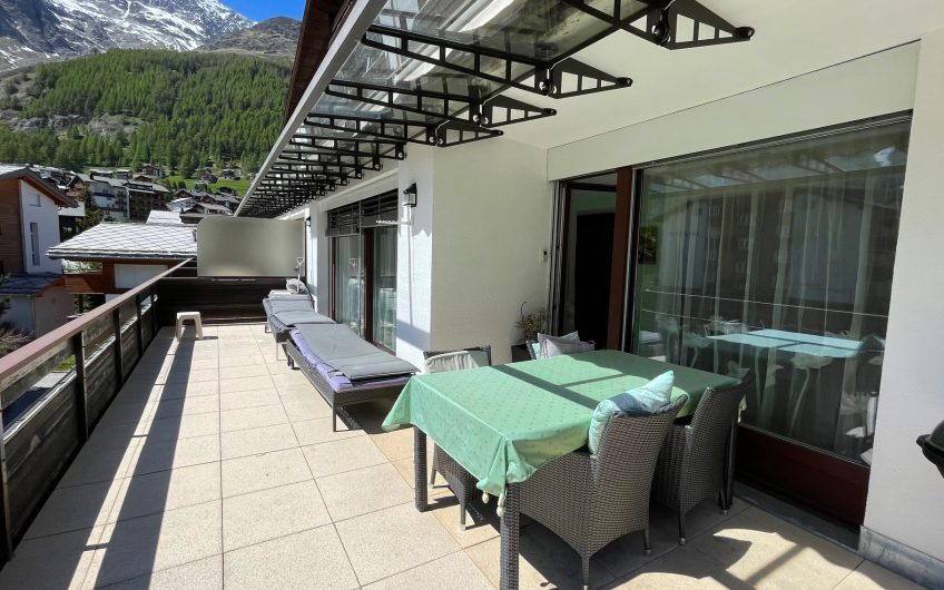 Lage – Lage – Lage! Sehr geräumige 3.5 Zimmerwohnung beim Alpin Express. Reserviert.