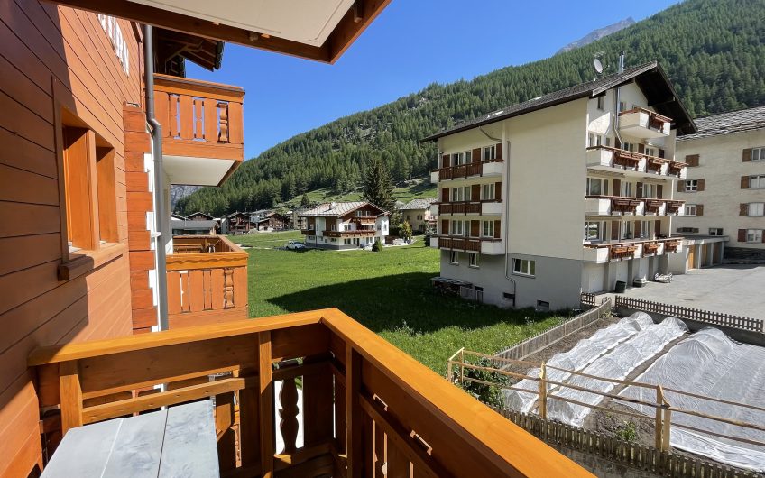 Modern 4.5-room apartment with unobstructed views. 3rd floor, south-east facing, with morning and afternoon sun