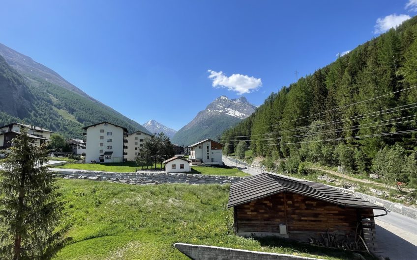 Modern 4.5-room apartment with unobstructed views. 3rd floor, south-east facing, with morning and afternoon sun