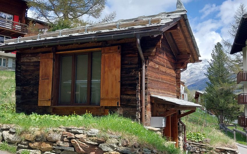 Nigelnagelneues Bijou in der sonnigen Wildi in Saas-Fee. Hauptwohnsitz = Wohn-und Steuersitz Saas-Fee.