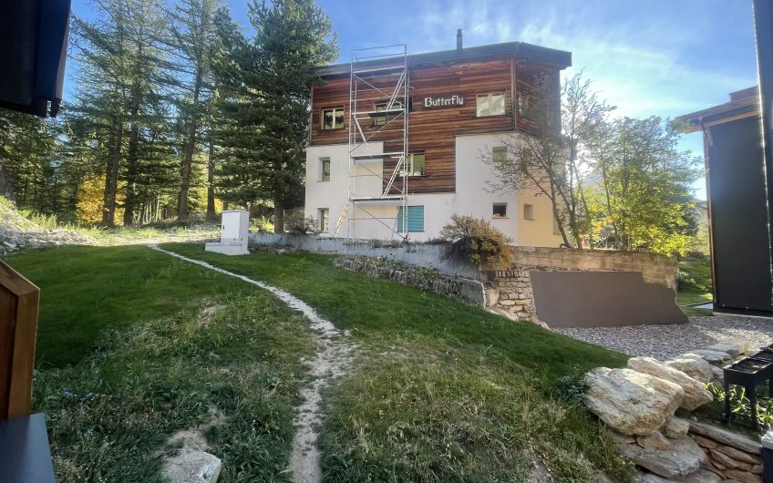 Residence Alphubel Peak – bewirtschaftete 3.5 Zimmerwohnung Nr. 3 mit Ost-und Südbalkon. Sichern Sie sich die letzte Wohnung in dieser Ueberbauung.