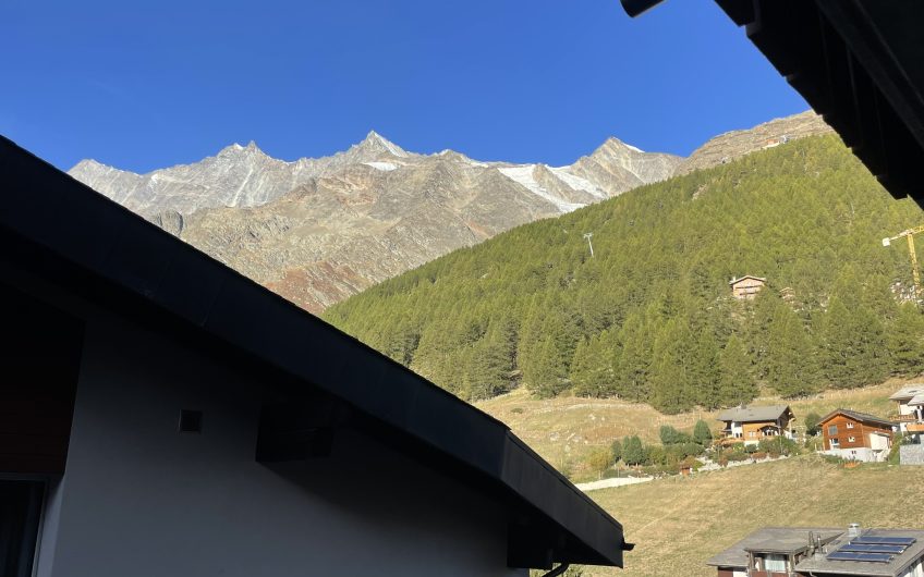 Residence Alphubel Peak – bewirtschaftete 3.5 Zimmerwohnung Nr. 3 mit Ost-und Südbalkon. Sichern Sie sich die letzte Wohnung in dieser Ueberbauung.