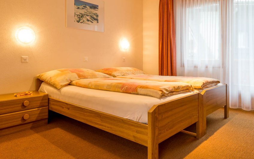 Moderne 6.5 Zimmerwohnung mit Garten und einzigartigem Panoramablick und Sonne von morgens bis anbends.